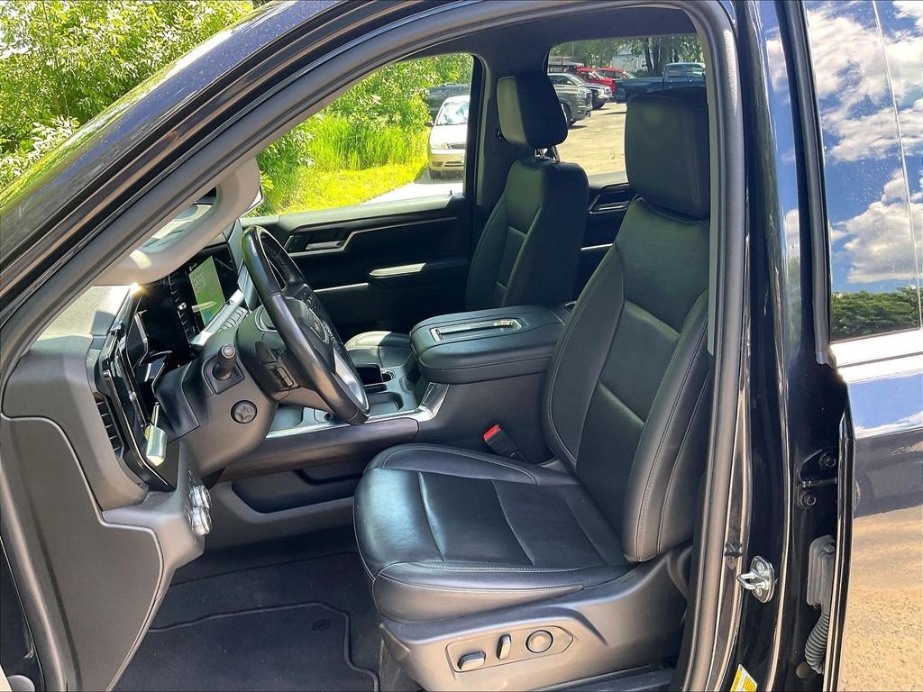 Used 2022 Silver GMC SLT image 8