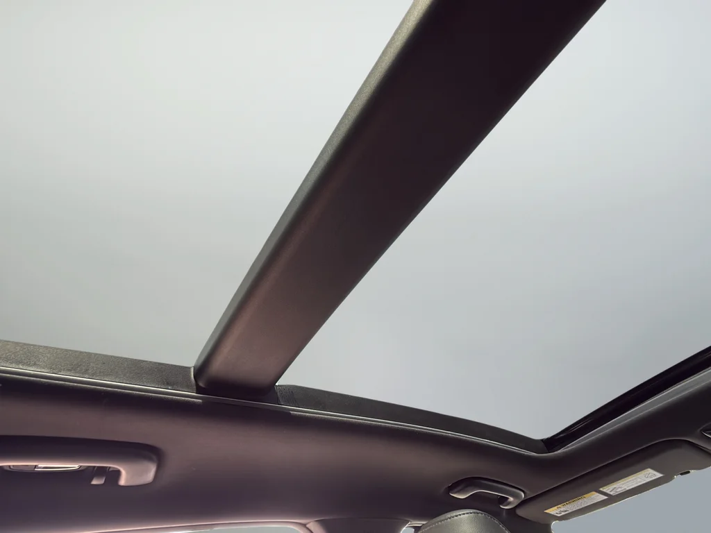 Used 2024 White Kia X-Pro image 17