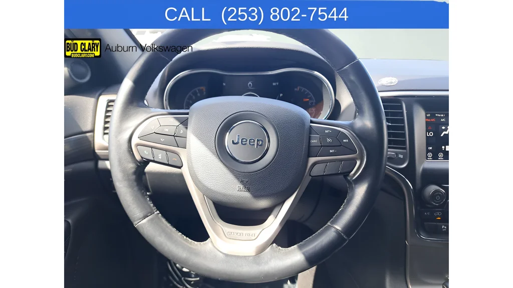 Used 2020 Black Jeep Laredo E image 17