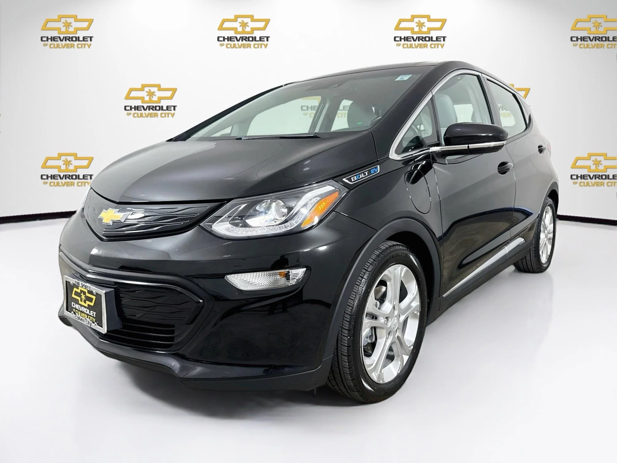 Used 2020 MOSAIC BLACK METALLIC Chevrolet LT image 3