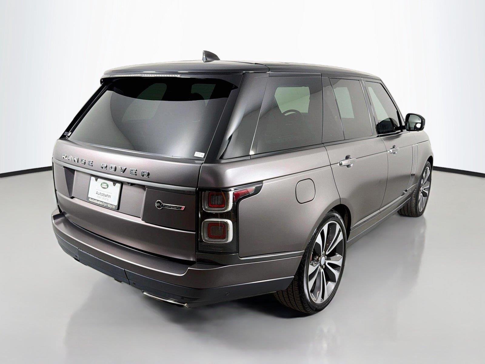 Used 2021 Scafell Grey Satin Land Rover SV Autobiography Dynamic image 5