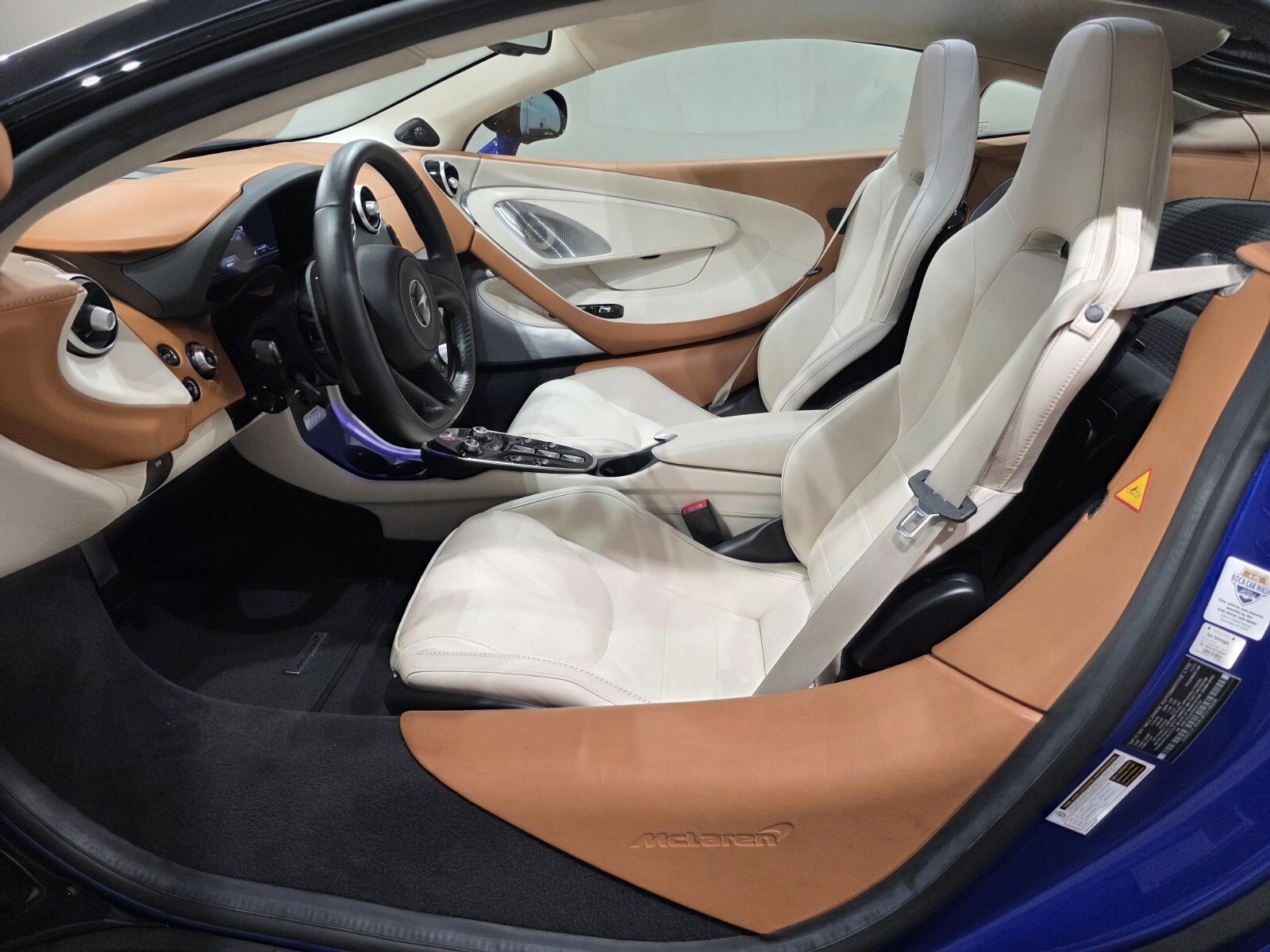 Used 2023 Aurora Blue McLaren  image 6