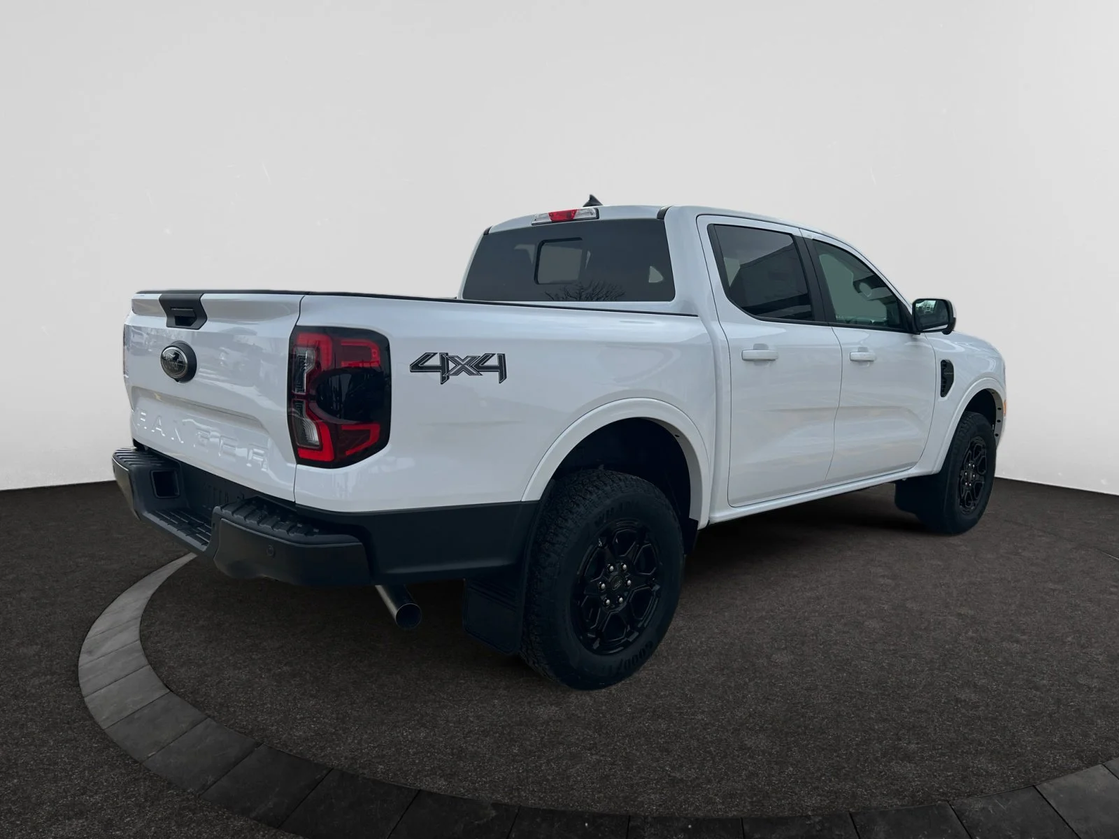 New 2026 Oxford White Ford Lariat image 5