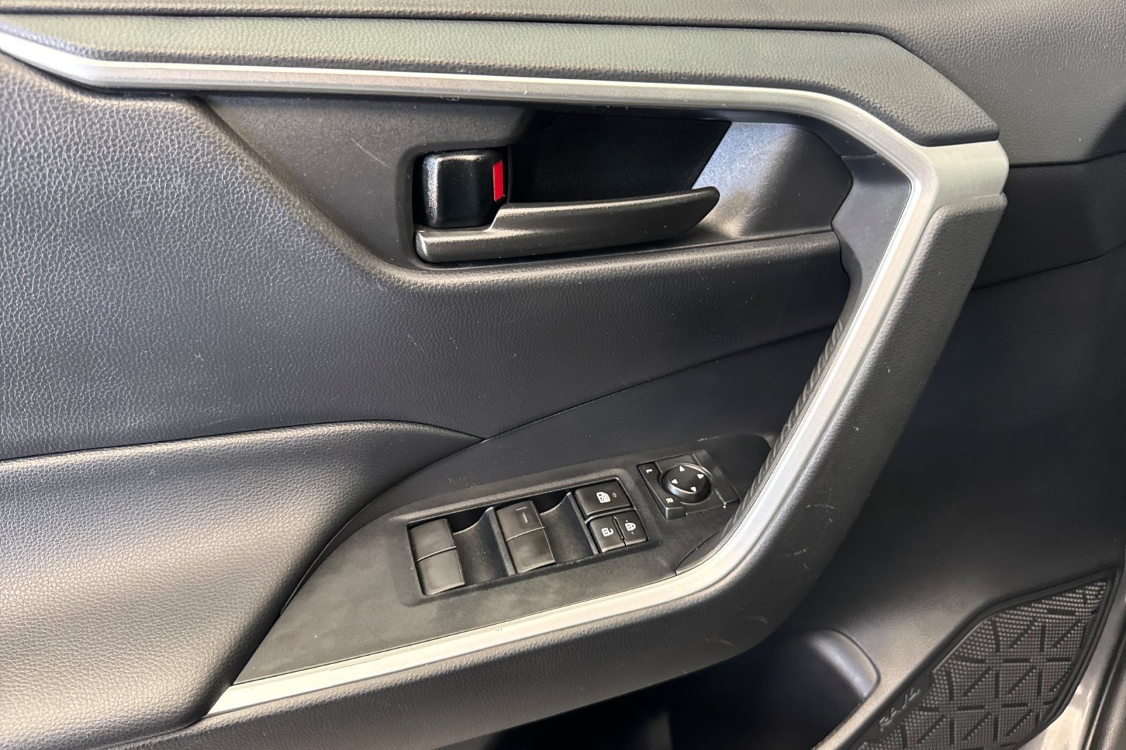 Used 2021 MAGNETIC GRAY Toyota LE image 10