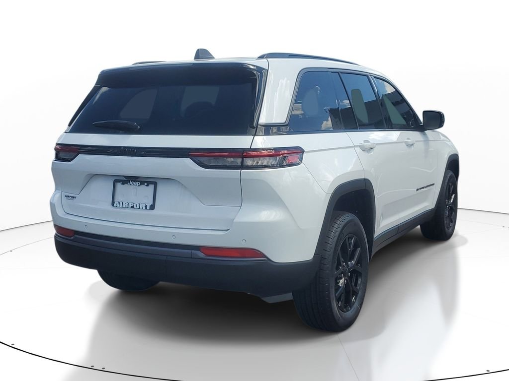 New 2026 Bright White Clear-Coat Exterior Paint Jeep Laredo Altitude image 3