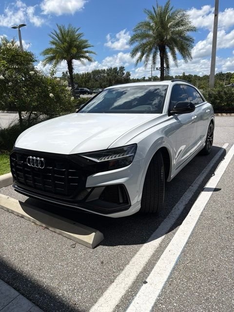 Used 2023  Audi 4.0T Premium Plus image 1