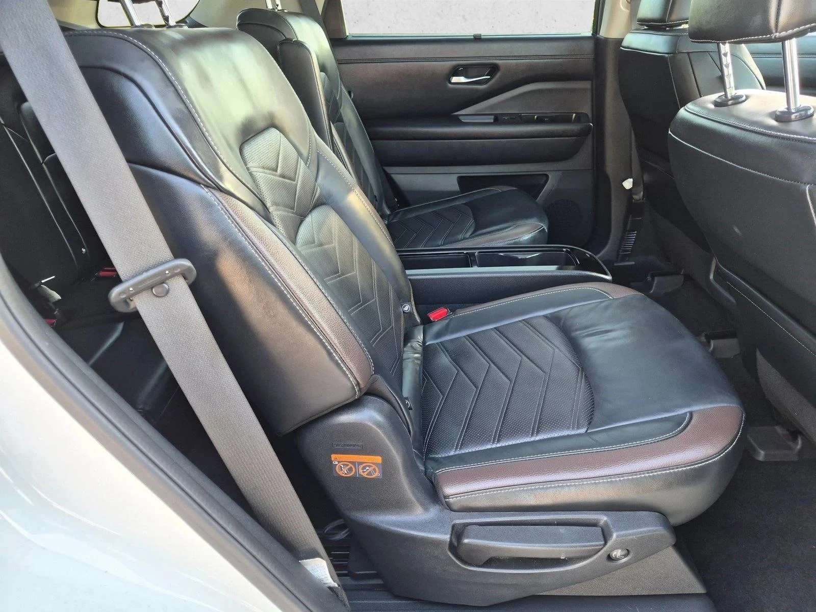 Used 2022 Pearl White Tricoat Nissan Platinum image 20