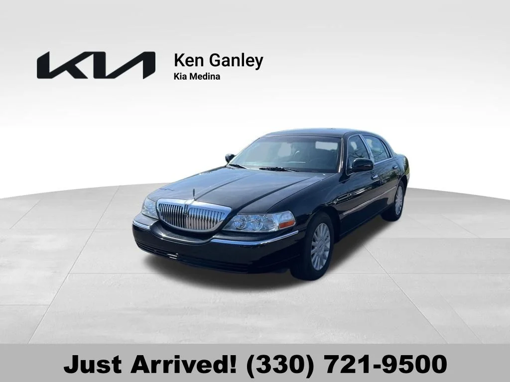 2005 Lincoln Town Car Signature