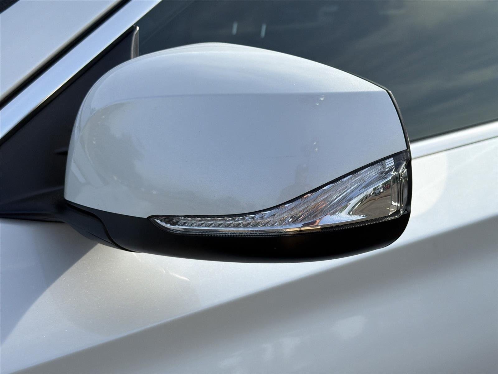 Used 2024 Radiant White INFINITI LUXE image 36