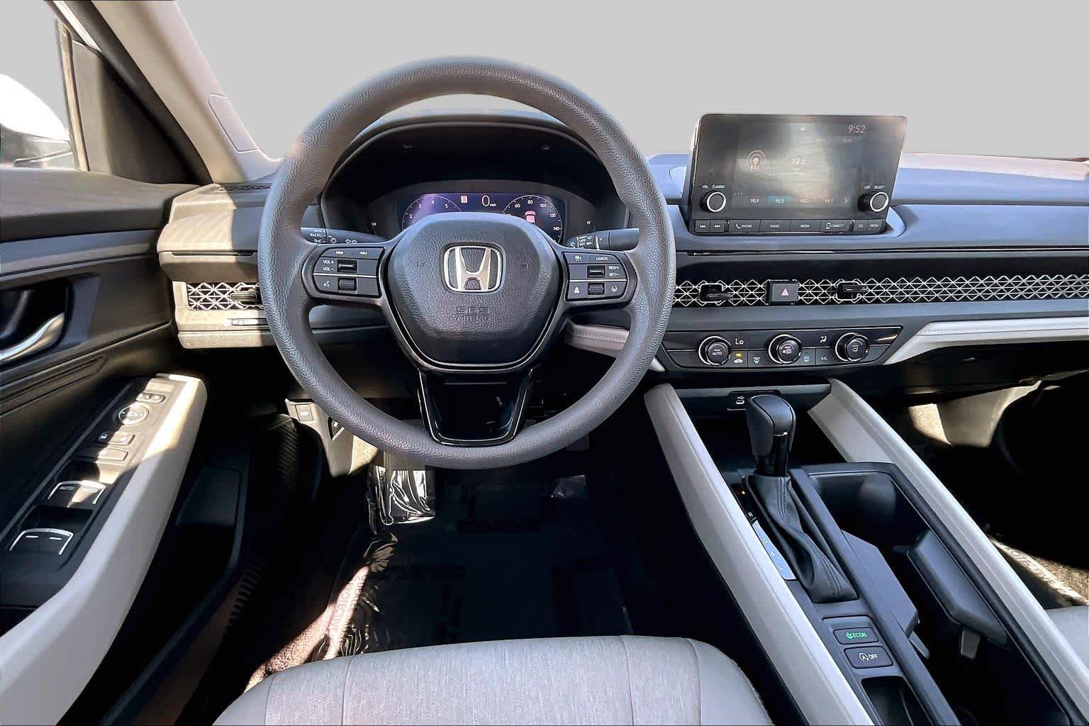 Used 2024 Platinum White Pearl Honda LX image 5