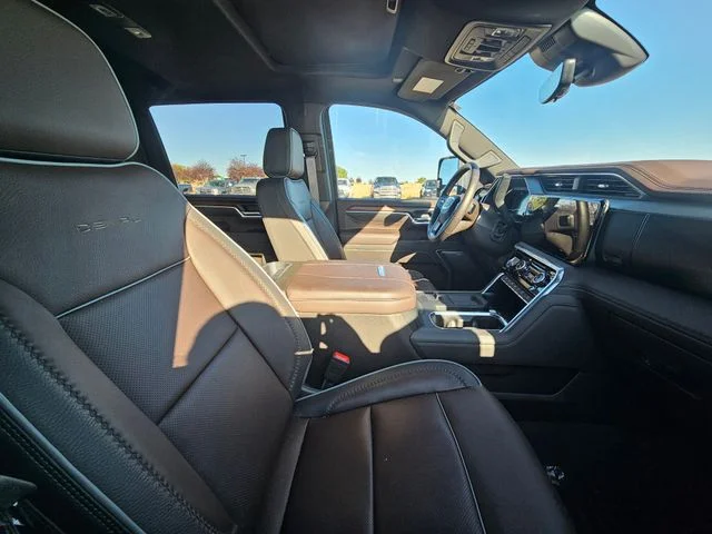 Used 2025 Sterling Metallic GMC Denali image 18