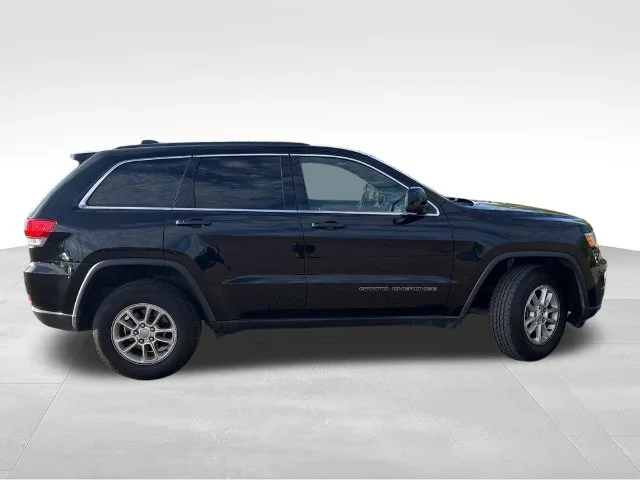 Used 2018 Black Jeep Laredo image 8