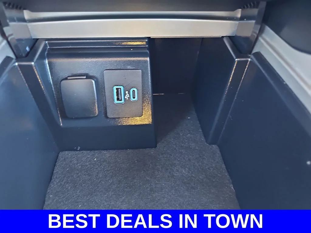 Used 2023 White Ford Limited image 26