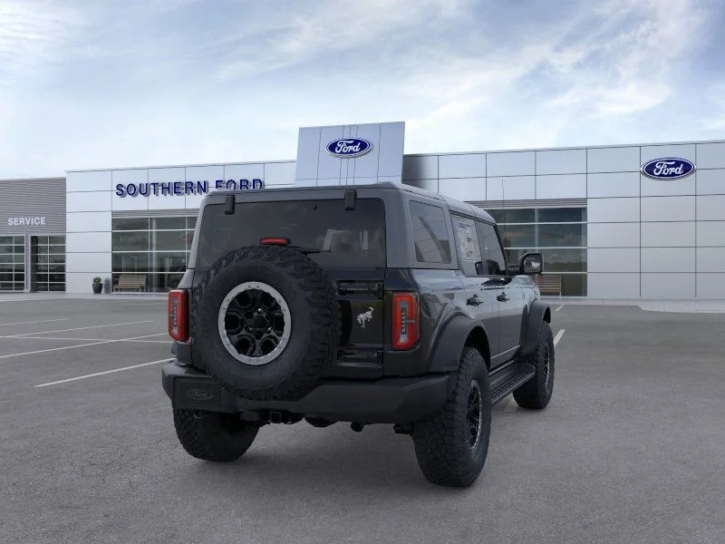 New 2025 Shadow Black Ford Outer Banks image 9
