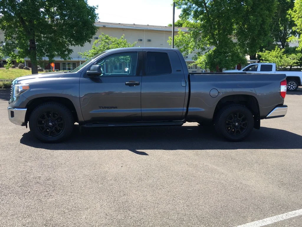 Used 2019 Gray Toyota SR5 image 3