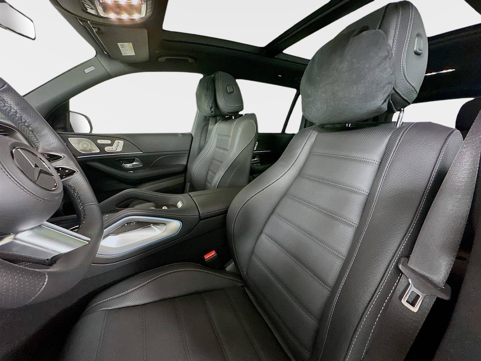 Used 2026 Black Mercedes-Benz GLS 580 image 27