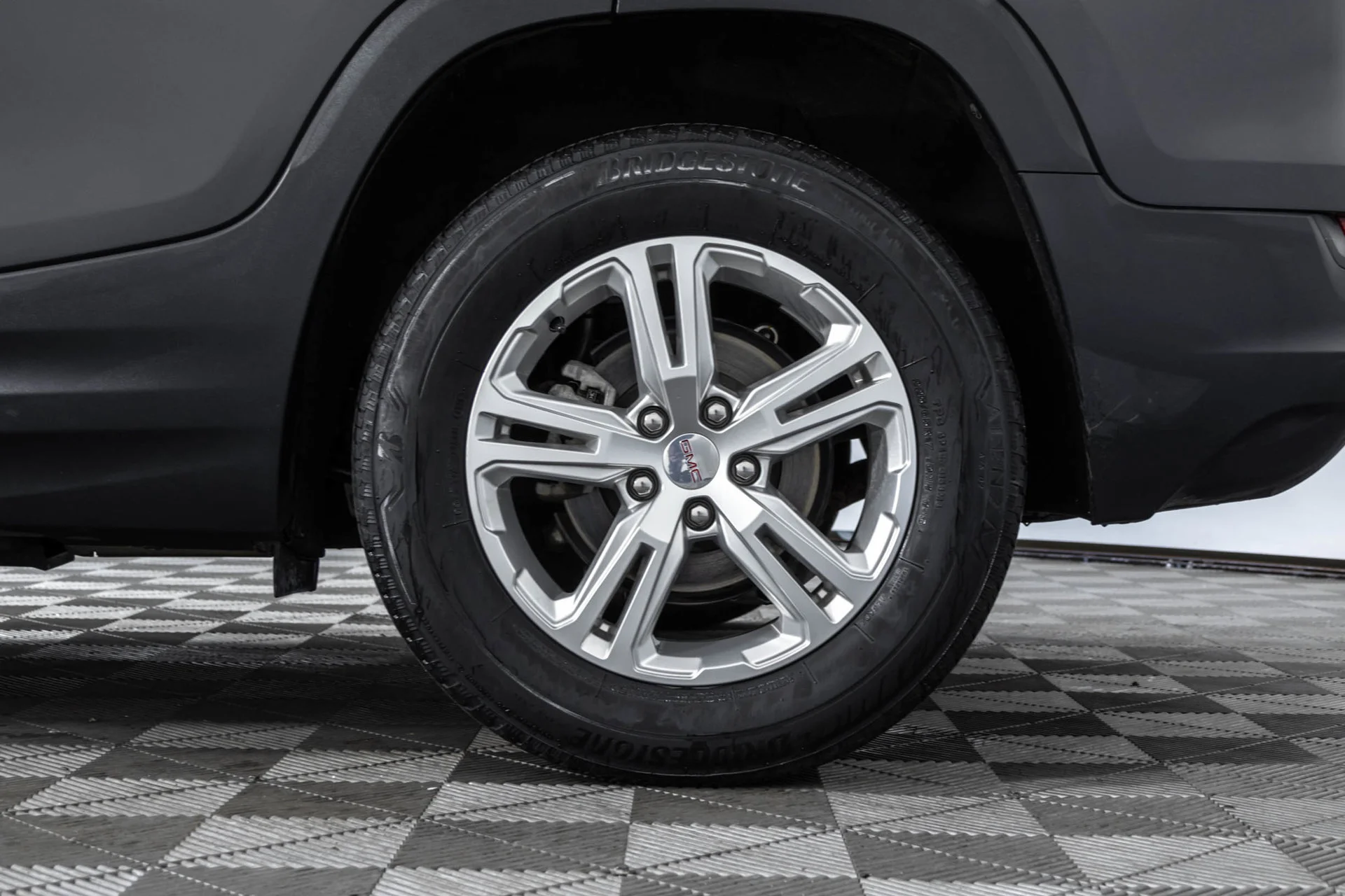 Used 2024 Ebony Twilight Metallic GMC SLE image 44