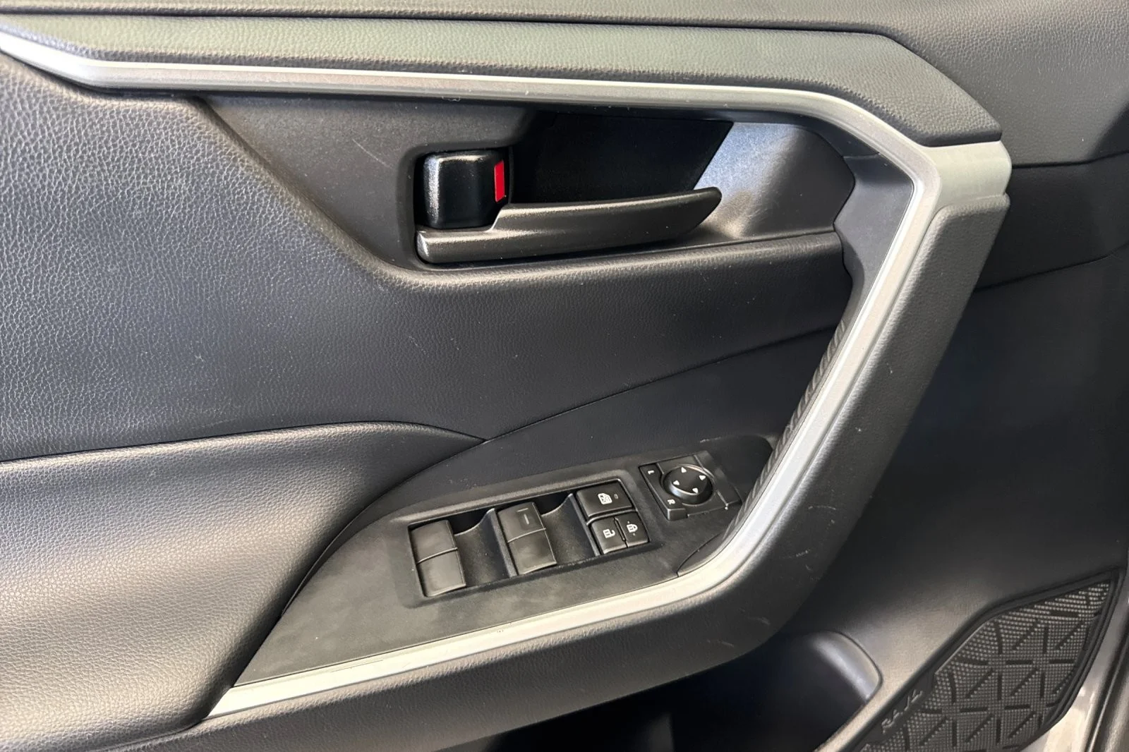 Used 2021 MAGNETIC GRAY Toyota LE image 10