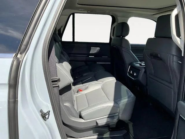 New 2026 Glacier Gray Metallic Tri-Coat Ford MAX Active image 31