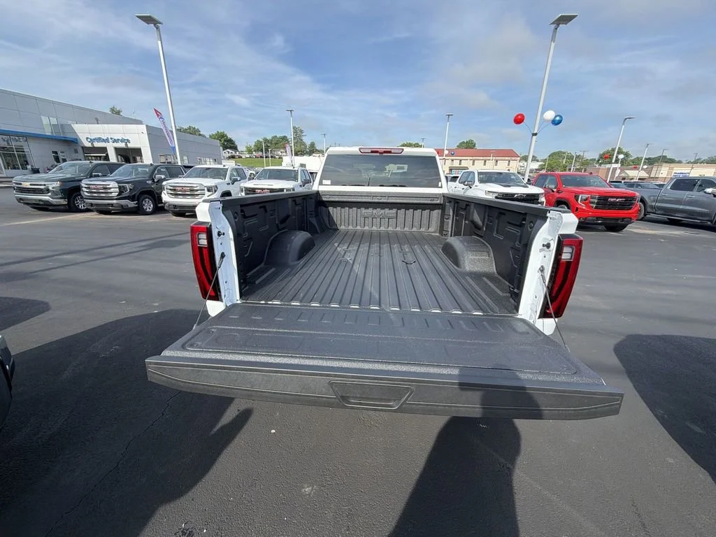 New 2026 Summit White GMC SLE DRW image 29