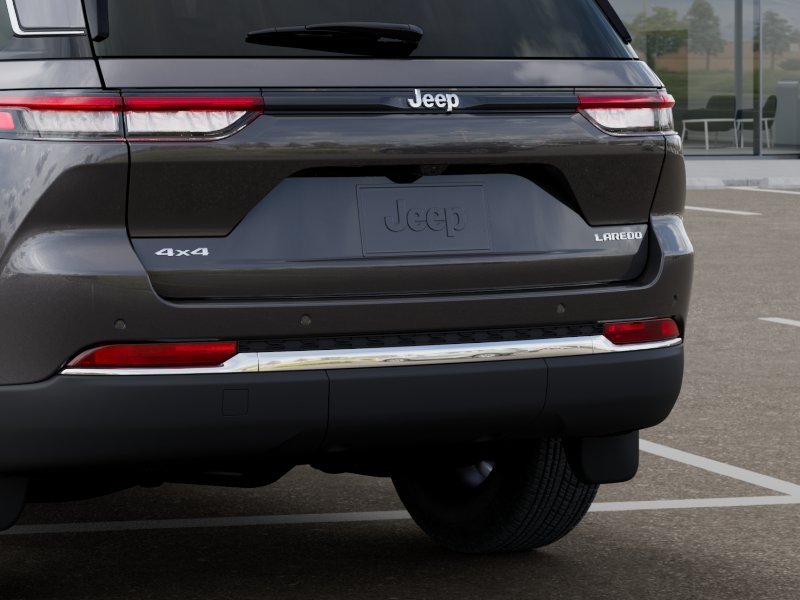 New 2026 Baltic Gray Metallic Clear-Coat Exterior Paint Jeep Laredo X image 13