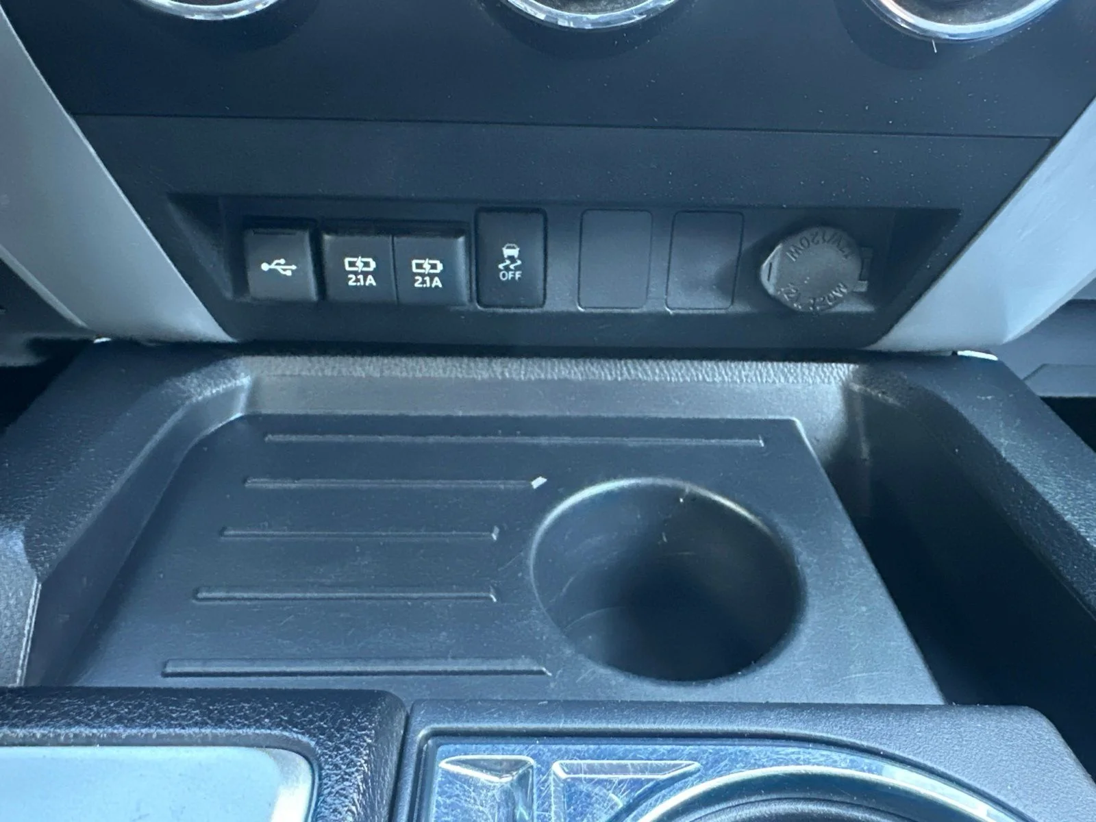 Used 2020 White Toyota SR5 image 60