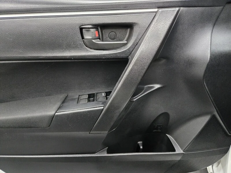 Used 2014 SUPER WHITE Toyota L image 14
