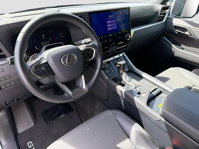 Used 2025 EMINENT WHITE PEARL Lexus 550 Premium+ image 9