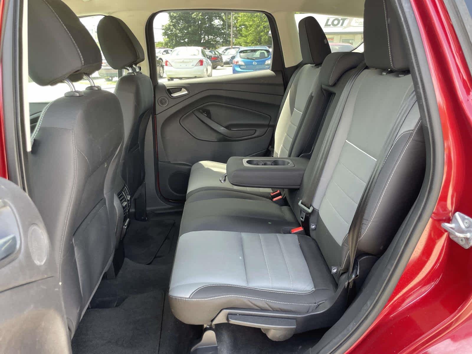 Used 2014 Ruby Red Tinted Clearcoat Ford SE image 19