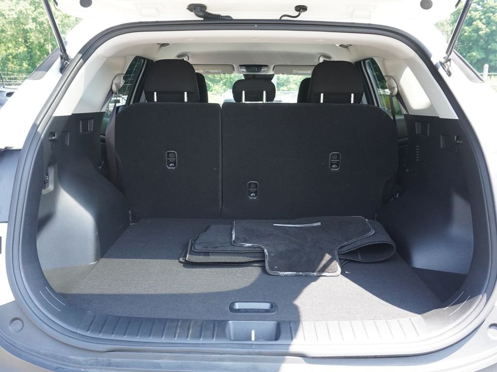 Used 2023 White Kia LX image 13