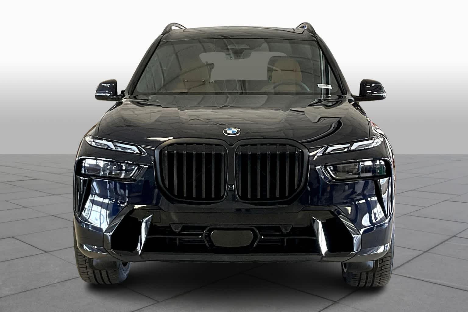 Used 2025 Carbon Black Metallic BMW xDrive40i image 3