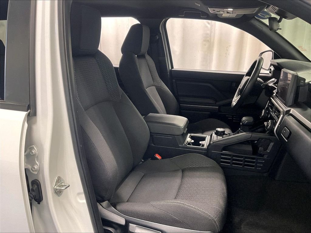Used 2025 White Toyota SR5 image 11