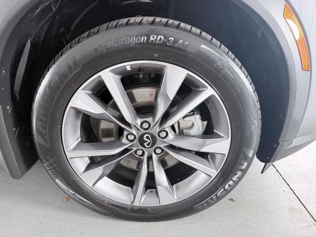 Used 2024 Gray INFINITI LUXE image 5