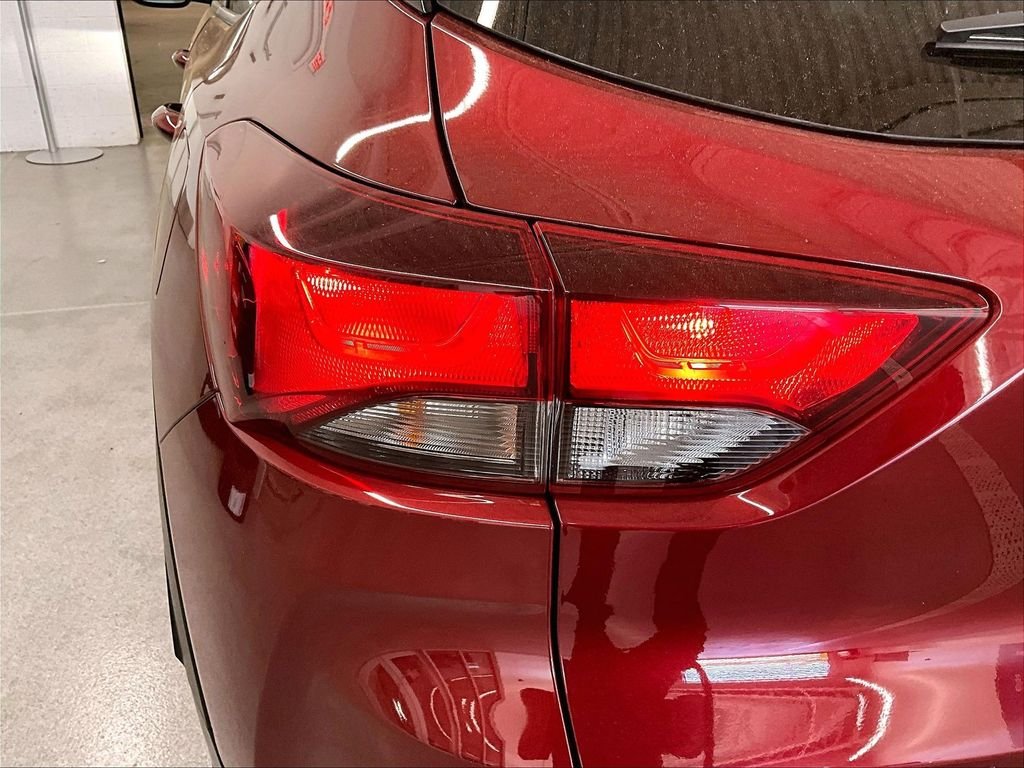 Used 2025 Red Chevrolet LT image 31