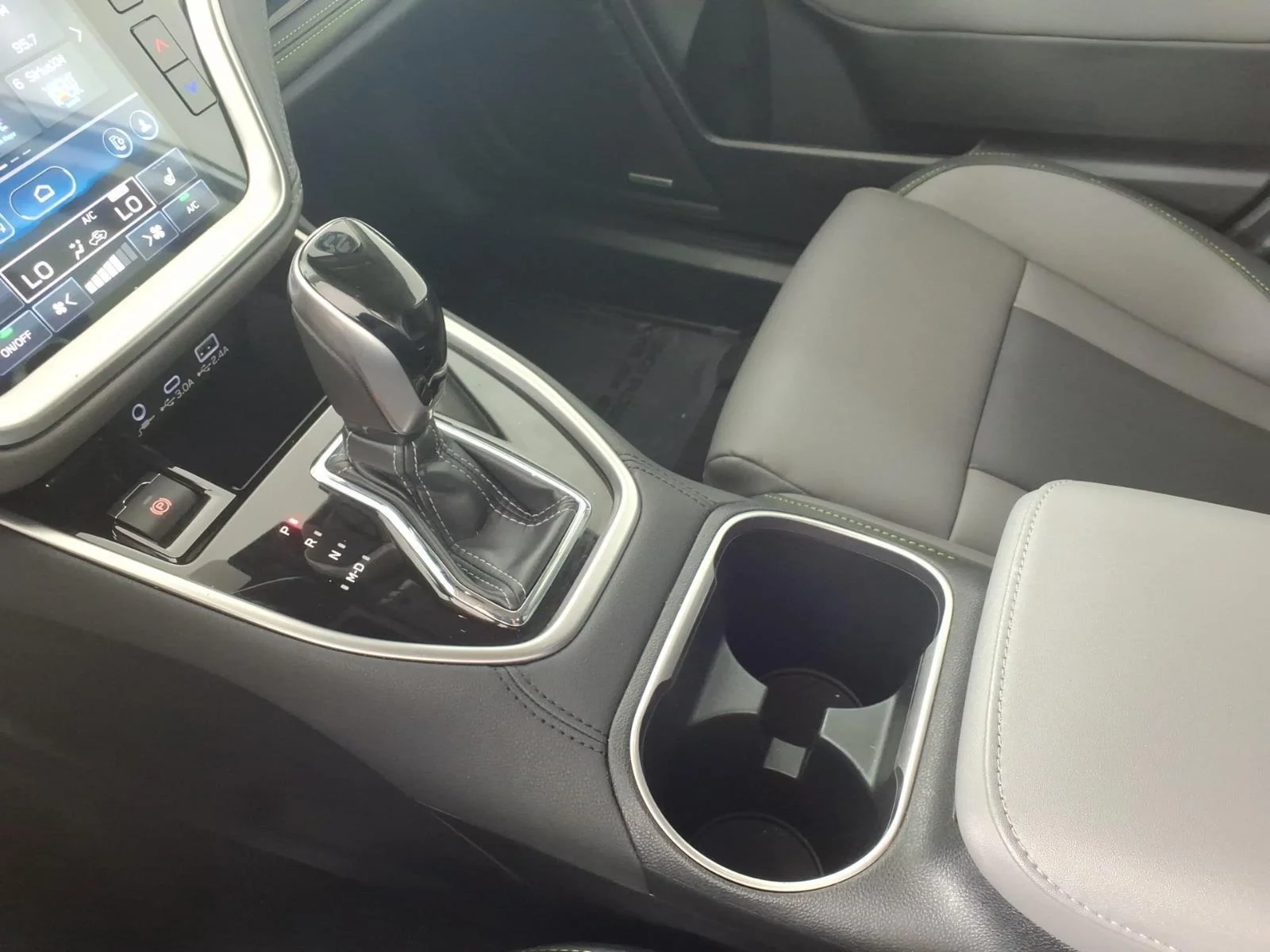Certified Used 2025 Ice Silver Metallic Subaru Onyx Edition image 10