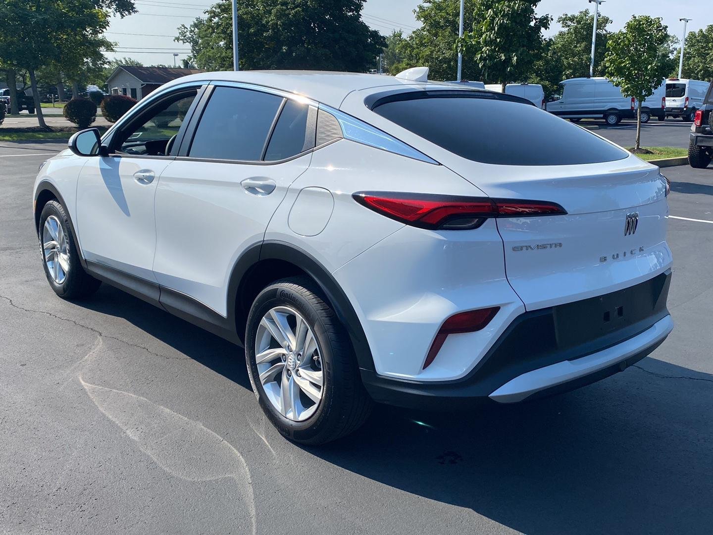 Used 2024 Summit White Buick Preferred image 8