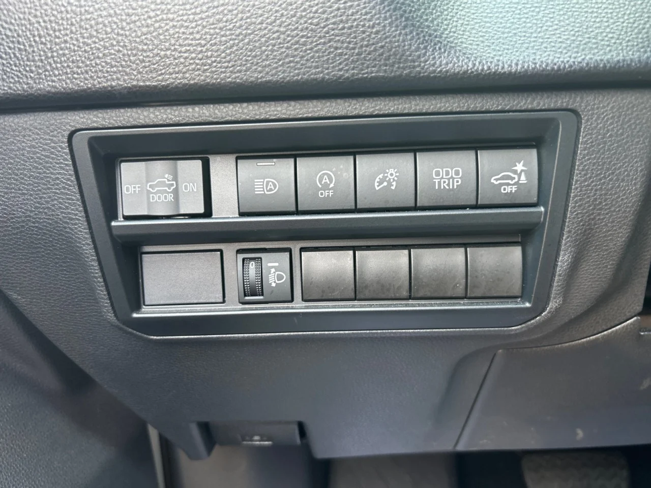 Used 2023 White Toyota SR5 image 16