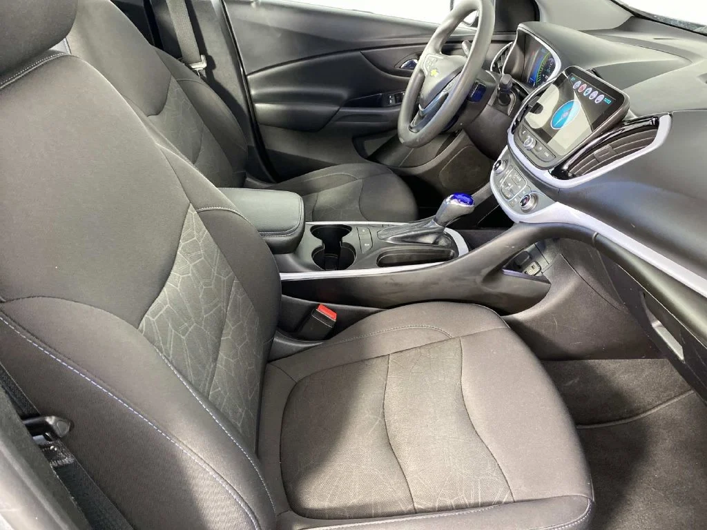 Used 2018 Steel Metallic Chevrolet LT image 11