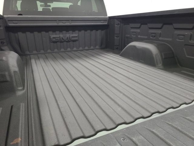 Used 2019 Summit White GMC SLE image 37