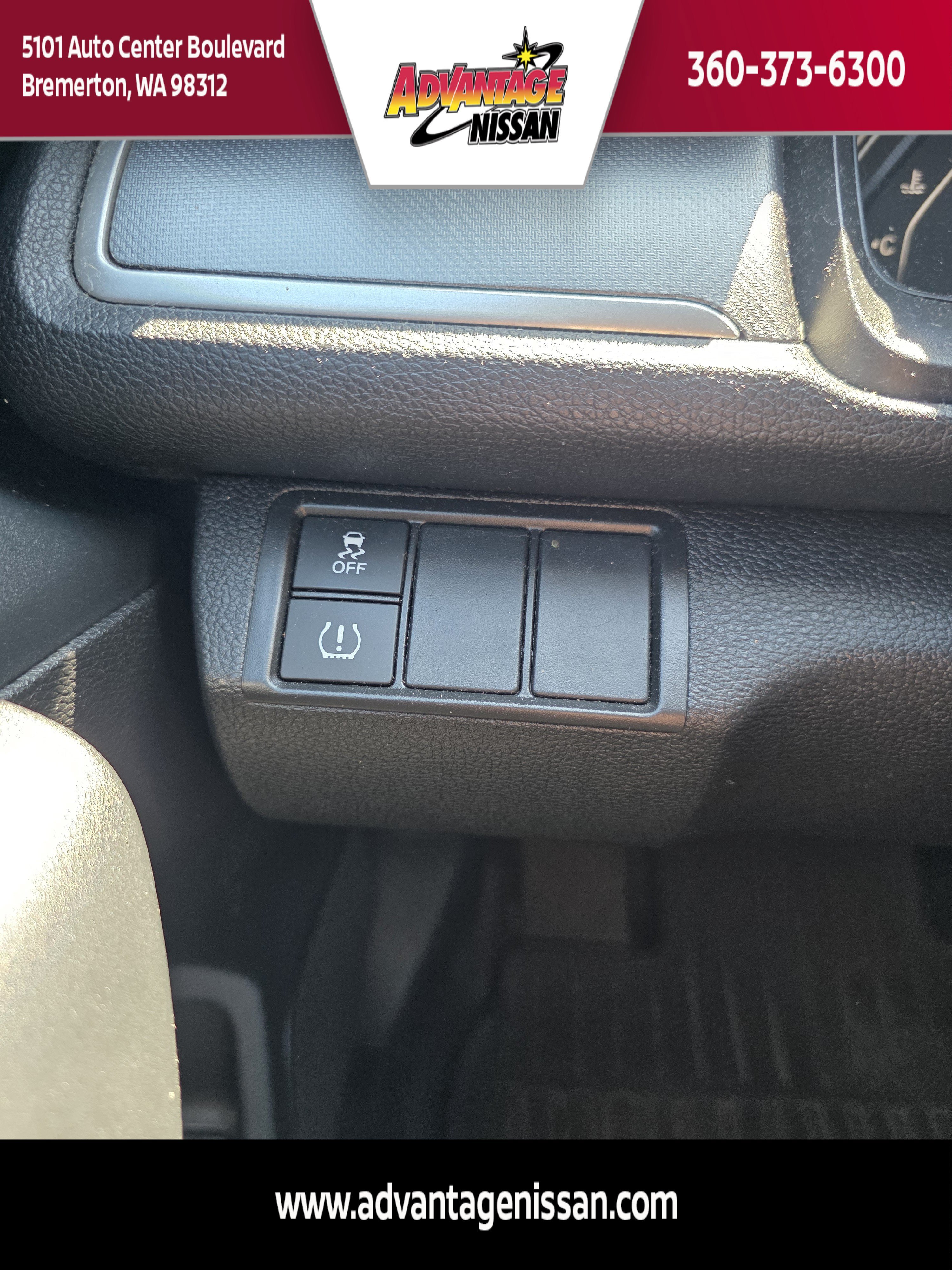 Used 2016 Aegean Blue Metallic Honda LX-P image 21