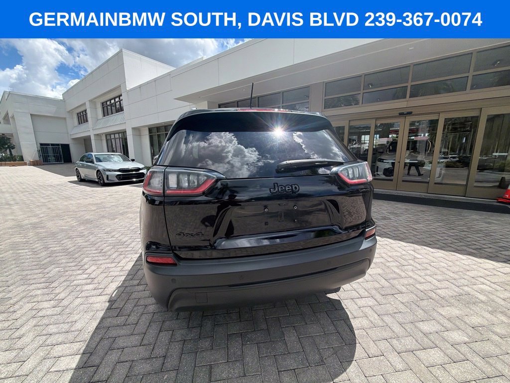 Used 2023 Diamond Black Jeep Altitude image 8