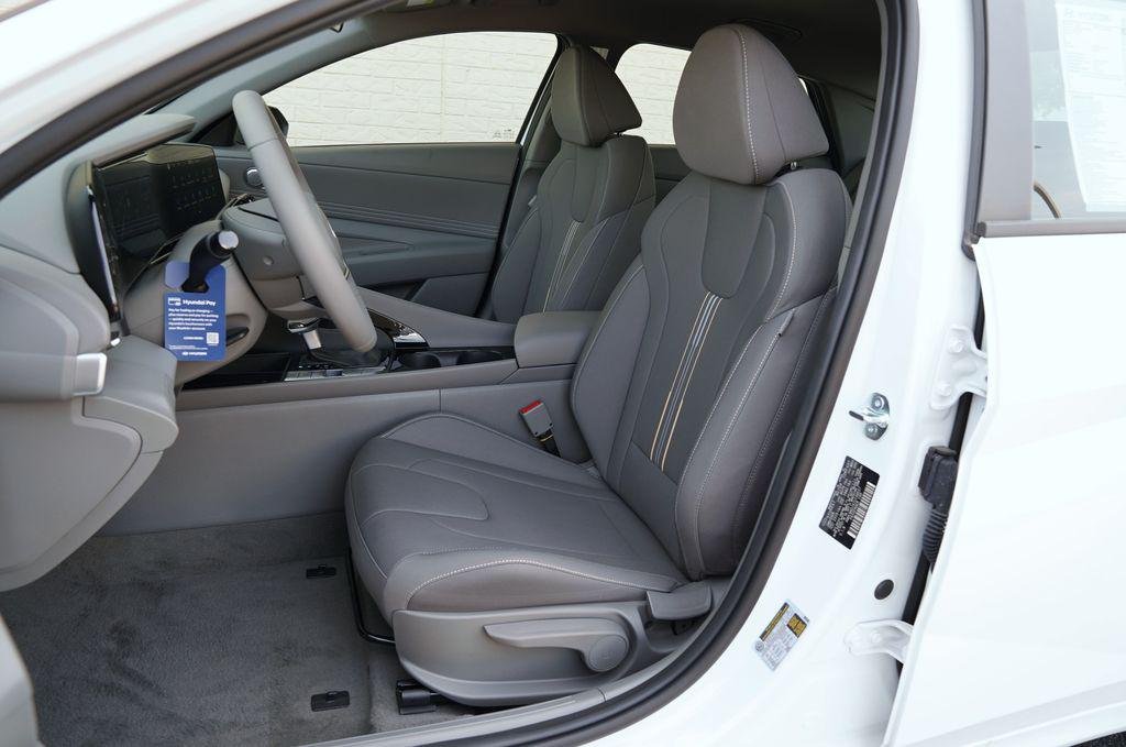 New 2026 Serenity White Pearl Hyundai SEL Sport image 9