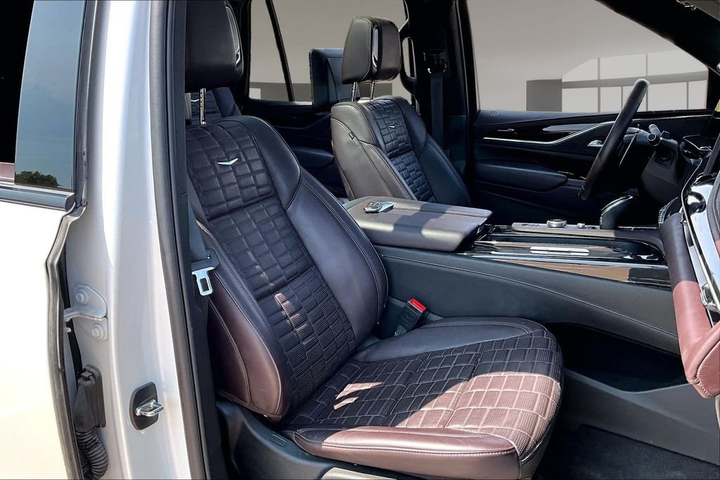 Used 2024 White Cadillac V-Series image 7