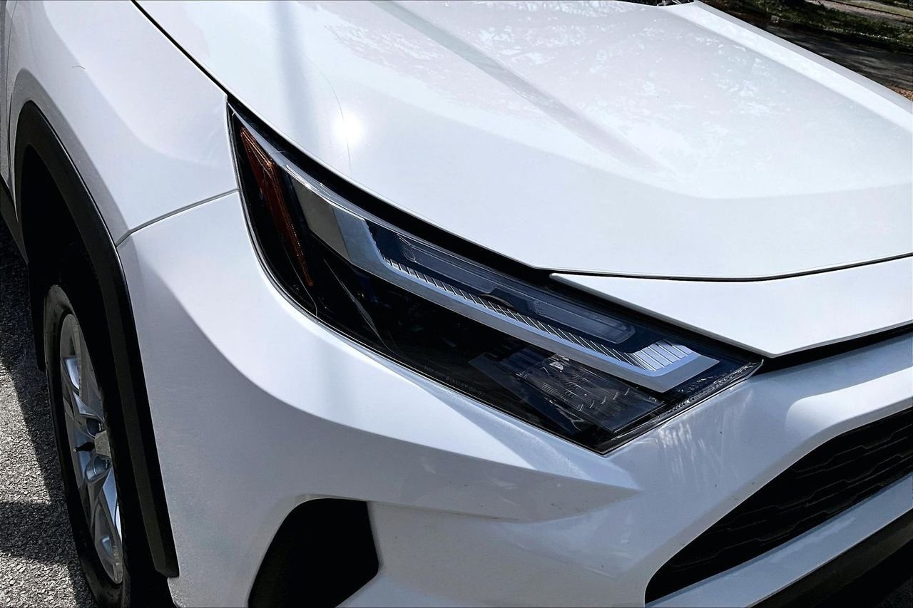 Used 2024 White Toyota XLE image 32