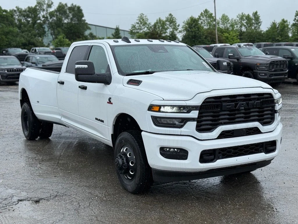 New 2026 Bright White Clear-Coat Exterior Paint RAM Big Horn image 4