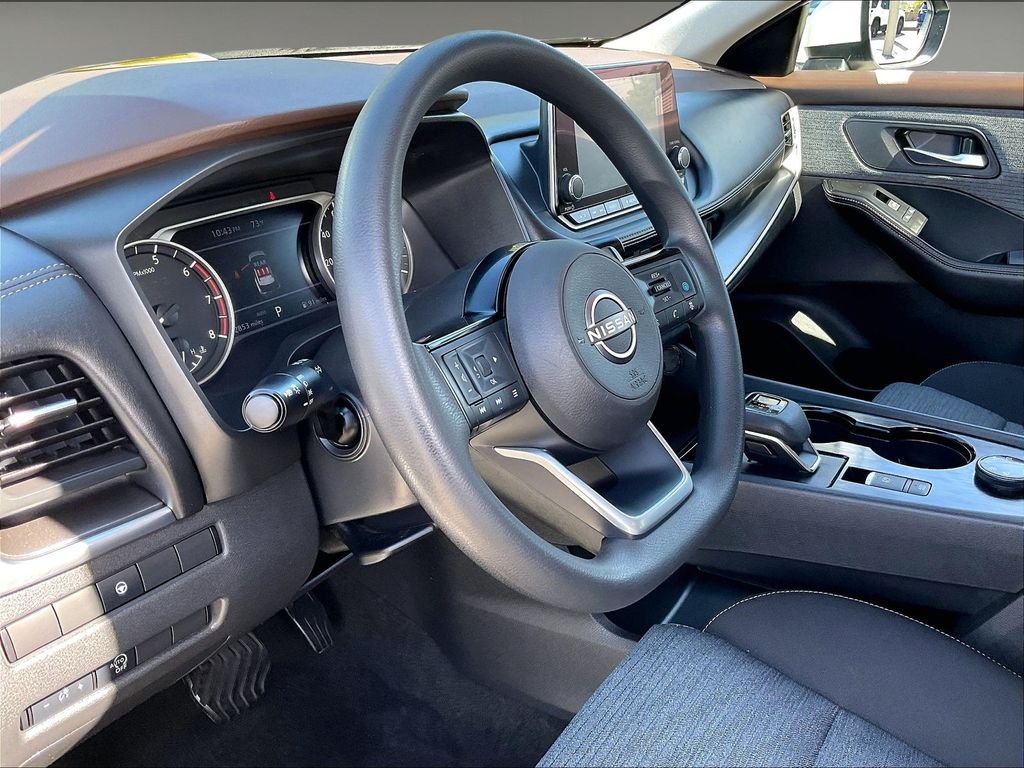 Used 2023 White Nissan SV image 8