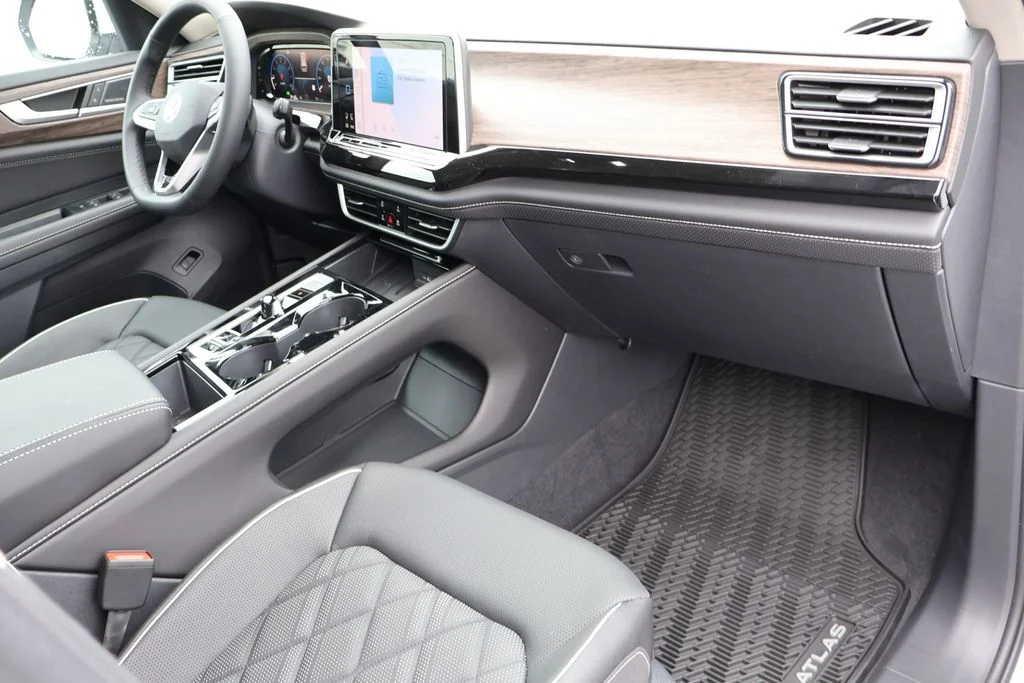 2026 Volkswagen Atlas SEL Premium R-Line - Photo 11