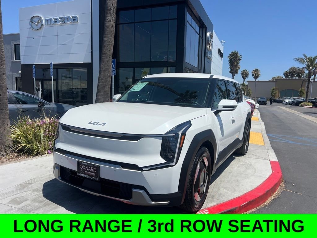 2024 Kia EV9 Light L/R's photo