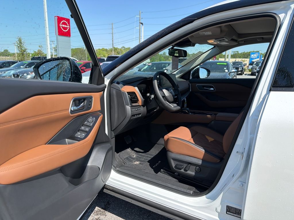 New 2026 Nissan Rogue Platinum 4D Sport Utility