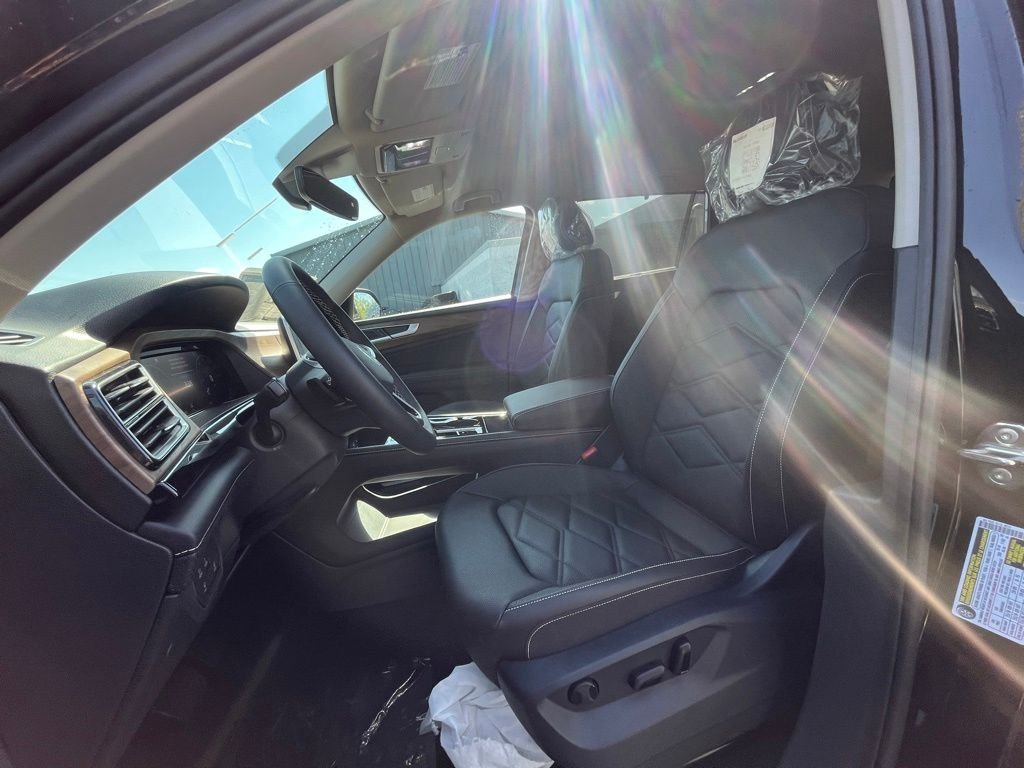 New 2026 Black Volkswagen 2.0T SE w/Technology image 9